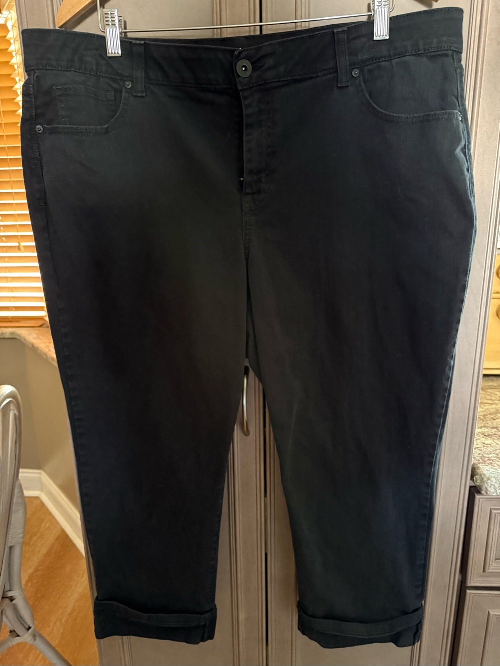 Style & co 18W Black Denim Cuffed Capris